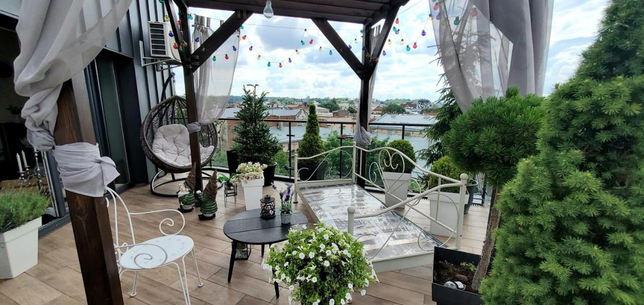 Apart-terrace On Baker Street