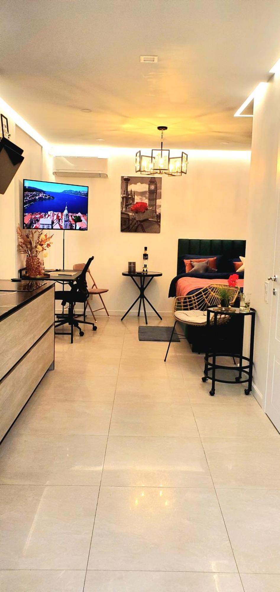 Apart-terrace On Baker Street Apartment *