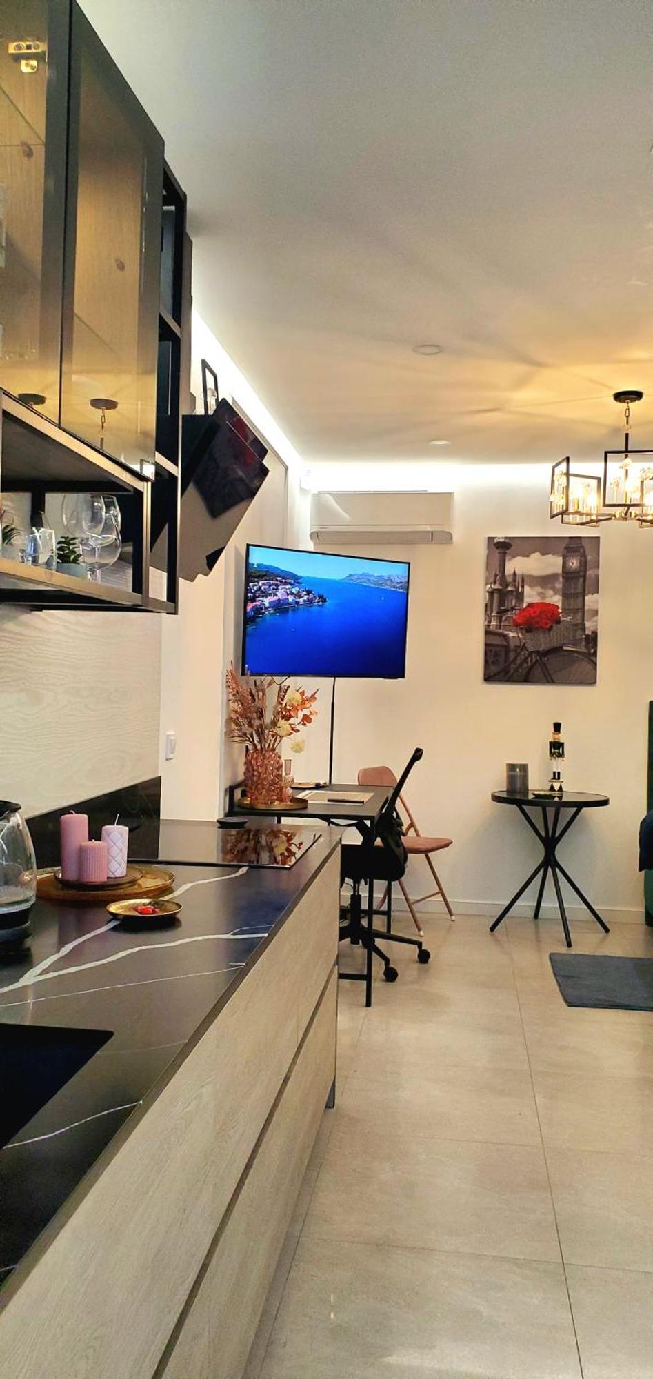 Apart-terrace On Baker Street *