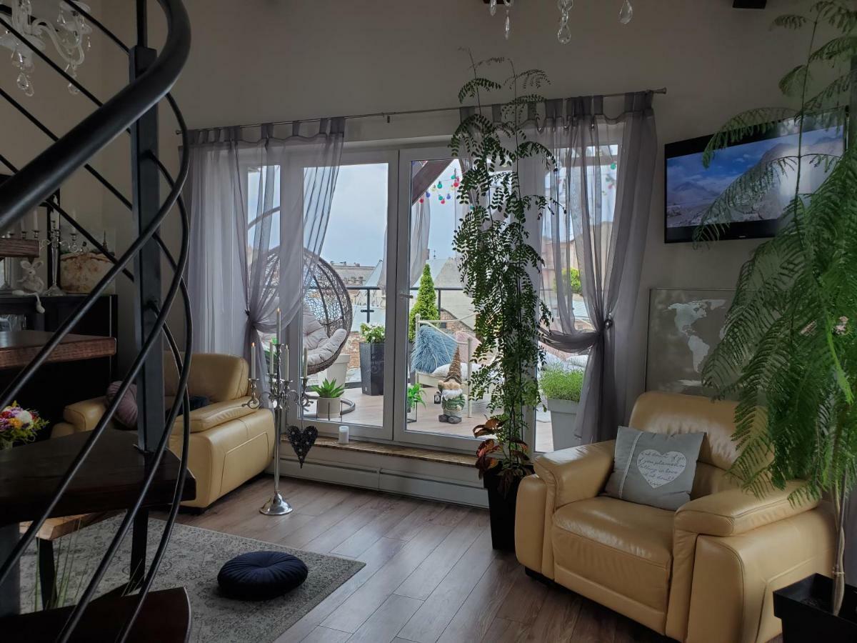 Apart-terrace On Baker Street Apartment
